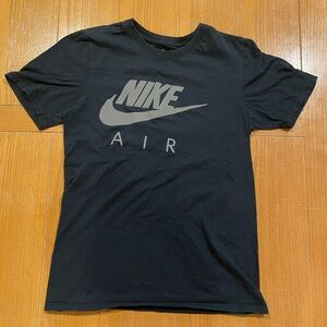 The Nike Tee - Air Swoosh